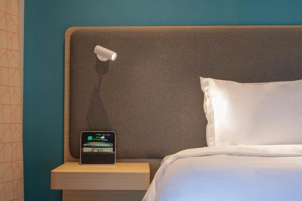 Holiday Inn Express Shanghai Pudong Zhangjiang By Ihg Exterior photo