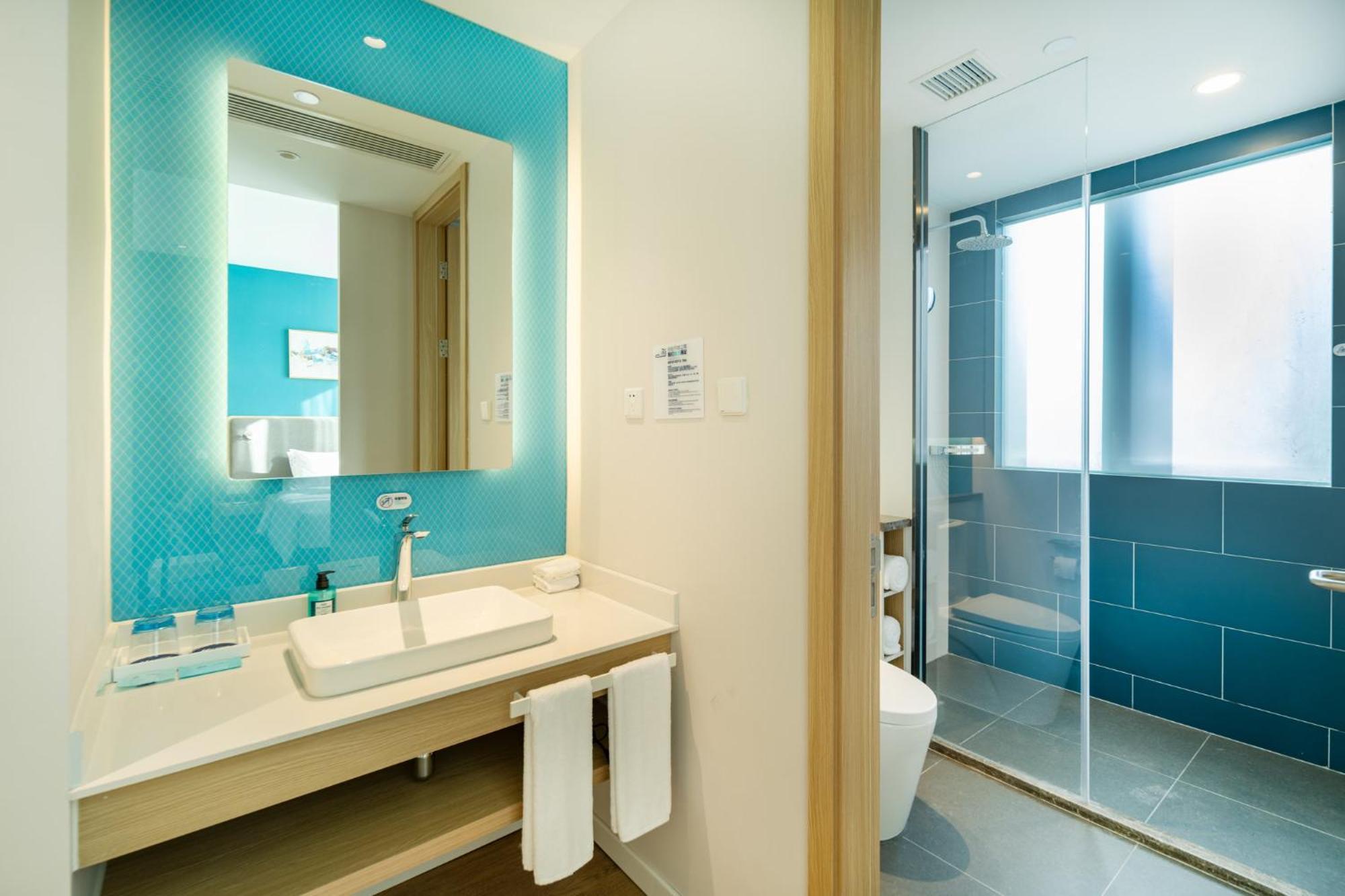 Holiday Inn Express Shanghai Pudong Zhangjiang By Ihg Exterior photo